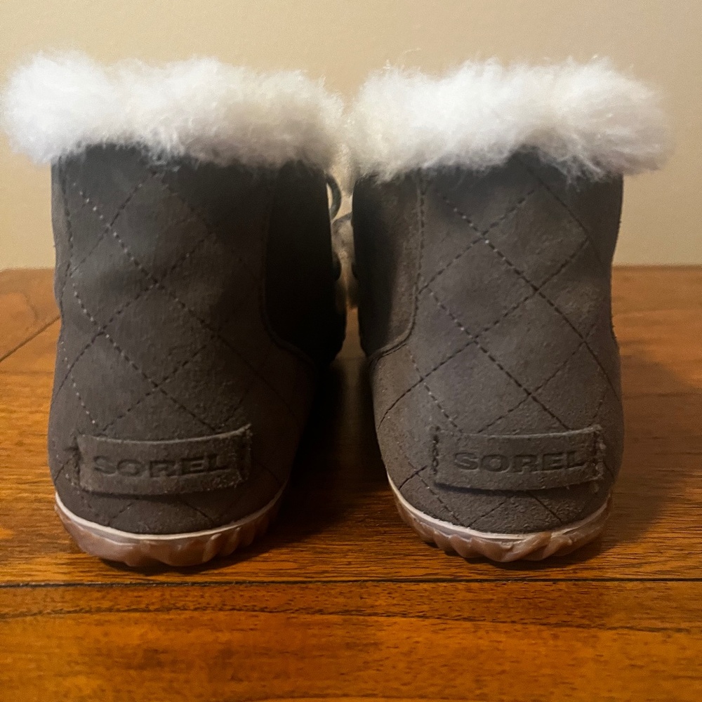 Sorel Out N About Moccasin Slipper- Size 8 - Picture 6 of 8